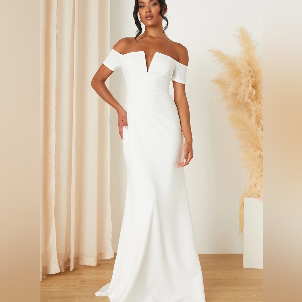 Loveliest Aura White Off-the-Shoulder Mermaid Maxi Dress